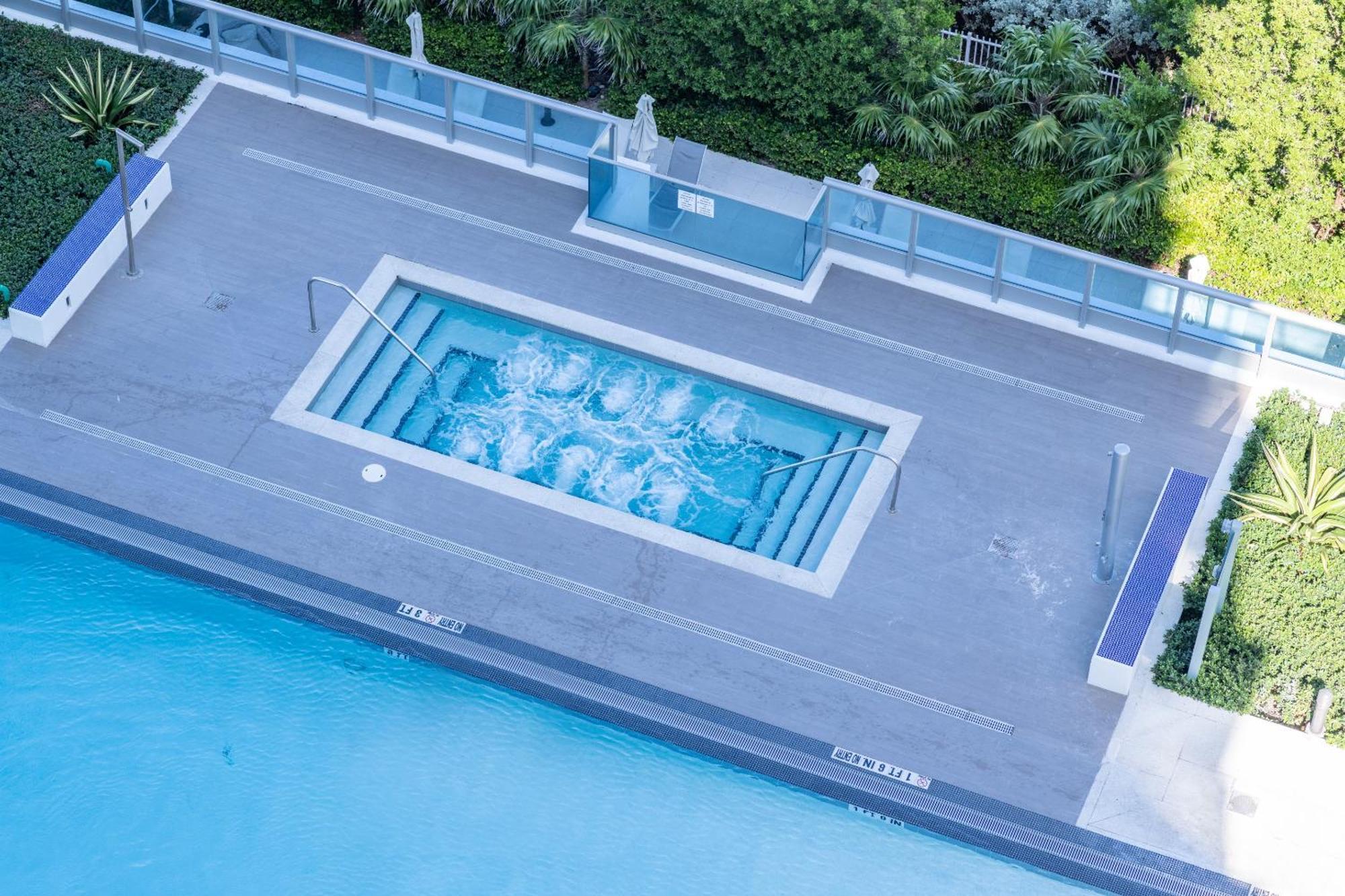 Bluebird Suites Monte Carlo 마이애미 비치 객실 사진