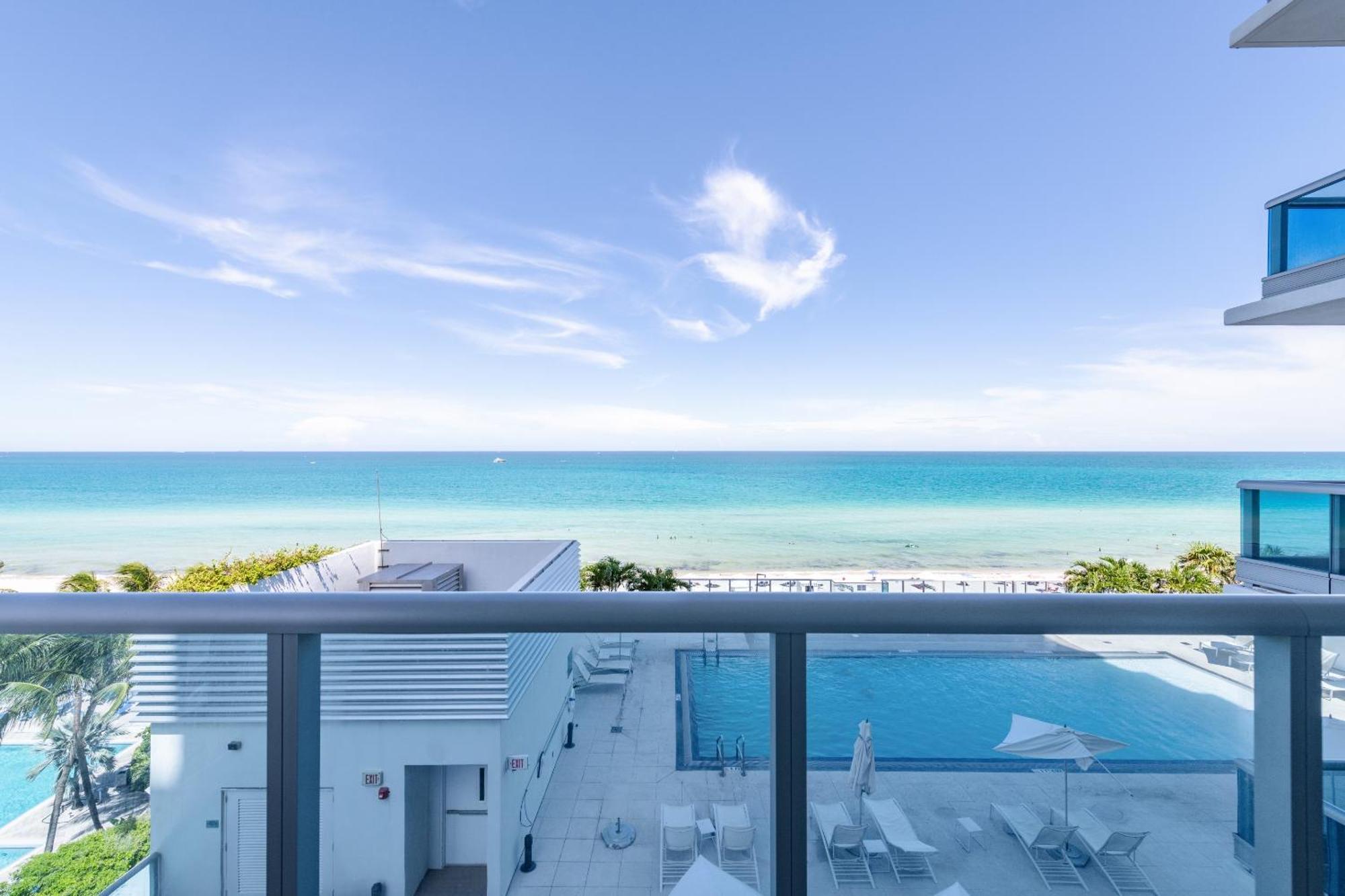 Bluebird Suites Monte Carlo 마이애미 비치 객실 사진